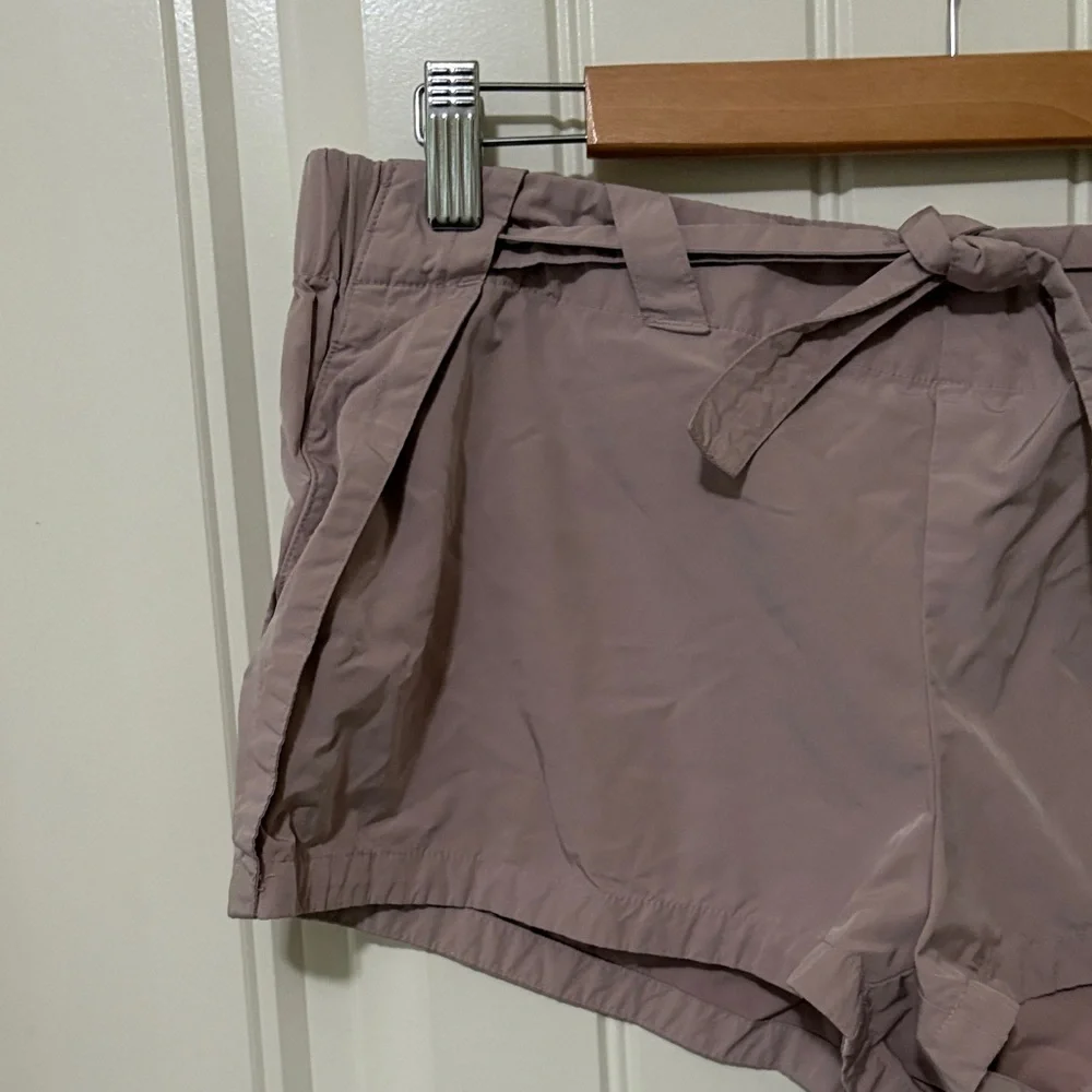 Gap Women's Mauve Shorts‎